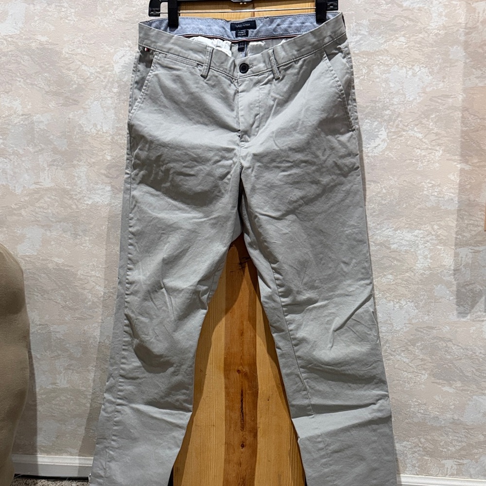 Tommy Hilfiger Men's Khaki Chino Pants - Light Tan